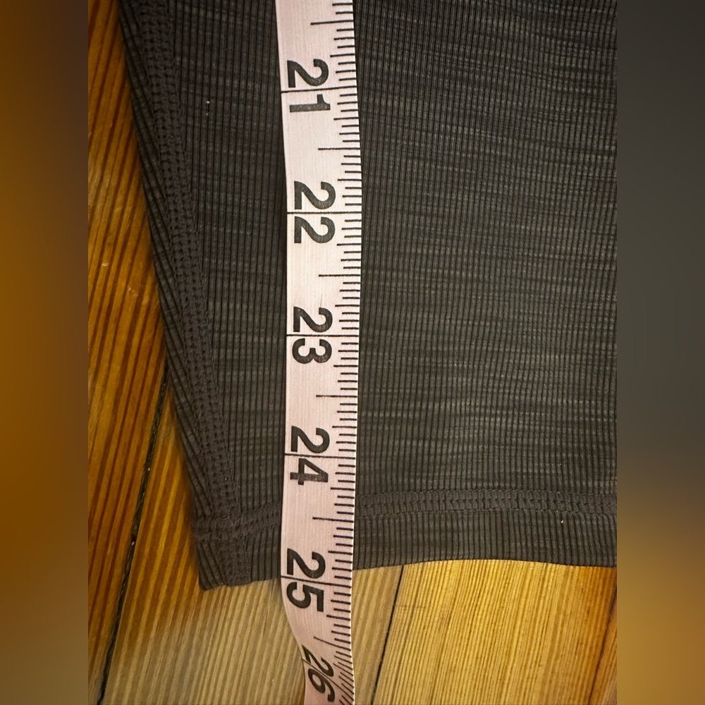 Vuori Lux Rib Studio Leggings HR 25” Quartz Heather Purple Sz Medium - Picture 7 of 8